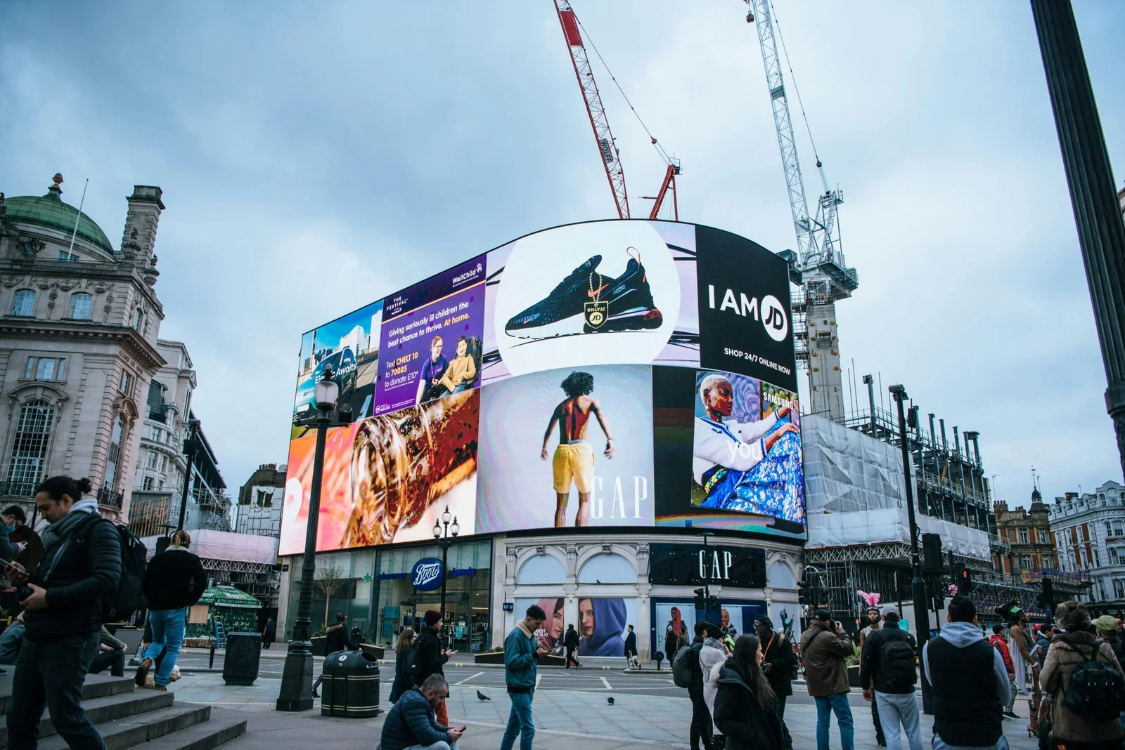 IA Marketing Publicitaire 2025 : ROI +22%, Guide Expert